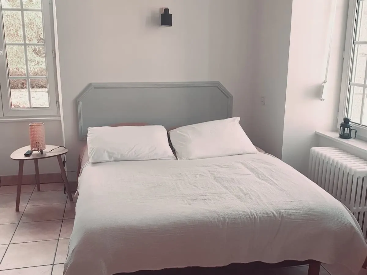 Le petit cocon — chambre avec lit double